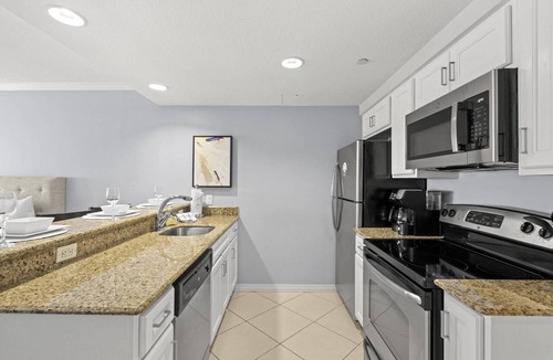 Clearwater Beach Hotel | Beachside oasis w/beautiful Gulf views + added private cabana room with direct pool access. Free ti