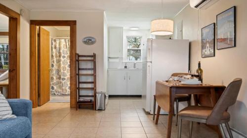 Southern Coast House | Beachside Oceanside Walk onto the beach