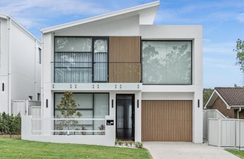 Huskisson House | Beachside on Beecroft