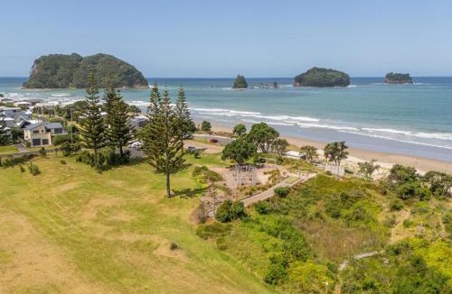 Whangamata House | Beachside on Hinemoa