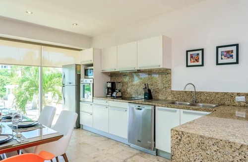 Downtown Condo | Beachside Pool Condo 1 block to 5th Ave & Gym