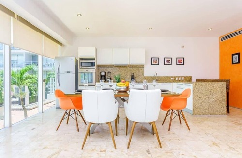 Downtown Condo | Beachside Pool Condo 1 block to 5th Ave & Gym