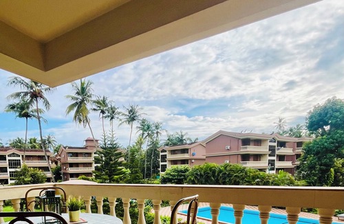 Sainagar Apartment | Beachside Poolfront luxury 2BHK 8 min walk to Candolim beach with WiFi, AC, TV