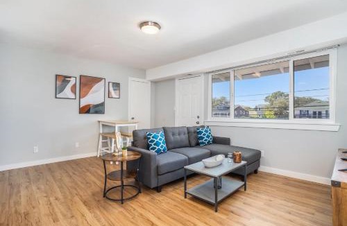 Willoughby Spit Apartment | *Beachside Property* Lighthouse Suite @ Wind & Sea