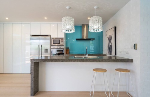 Papamoa Beach House | Beachside Retreat with Private Pool