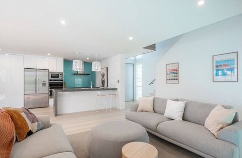 Papamoa Beach House | Beachside Retreat with Private Pool