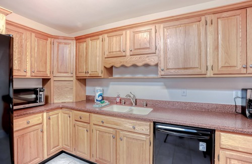 Atlantic Shores House | Beachside snowbird escape with fenced yard & washer/dryer - walk to beach access