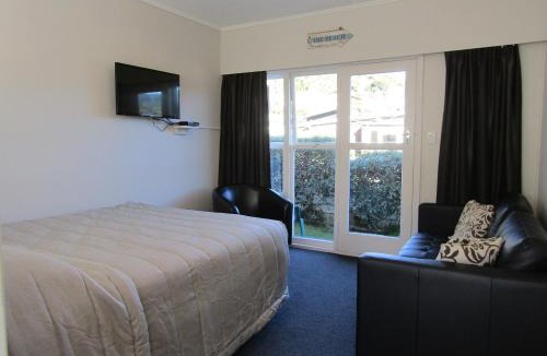 Waikawa Bay Hotel | Beachside Sunnyvale Motel