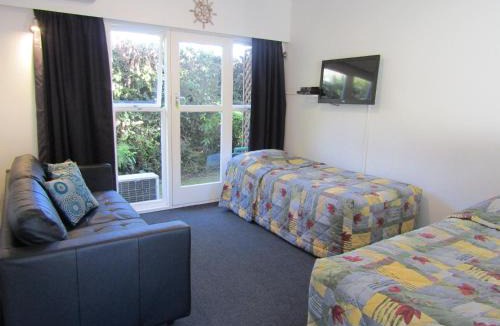 Waikawa Bay Hotel | Beachside Sunnyvale Motel