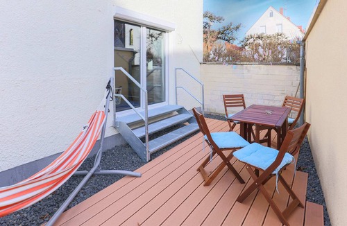 Lechhausen Apartment | BeachStyle: Kitchen - Kingbed - Parking - NETFLIX & Terrace