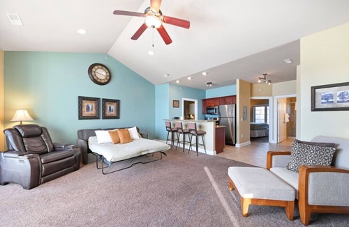 Lake Delton Apartment | Beachtop Condo at Delton Grand - Waterfront