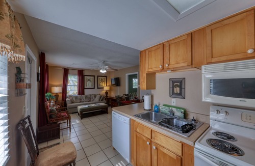 Indian Rocks Beach Condo | BeachTrail Lodging