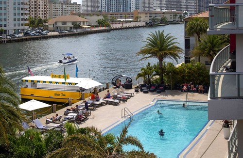 Hallandale Beach Resort | Beachwalk Elite Hotels & Resorts