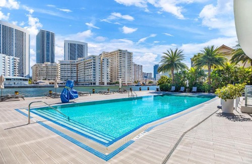 Hallandale Beach Apartment | BeachWalk Resort PH - DREAM-SKY MANSION 3DBR and 3BA LUXURY PENTHOUSE - 25 min to FIFA!