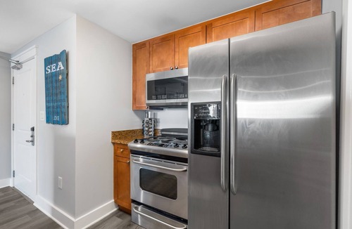 Fort Walton Beach Resort | ~BEACHY~2 KING suite! Amazing Gulf AND Pool View-FREE Premium Beach Service