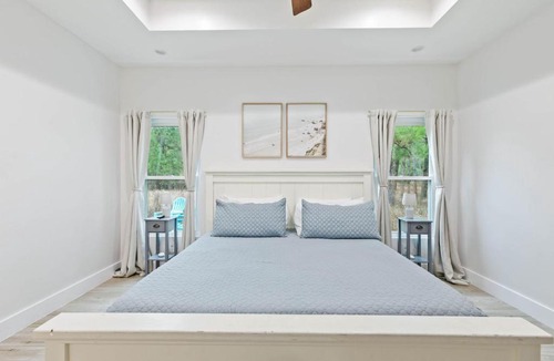 Foley House | Beachy cottage near Sports Complex OWA beaches shopping restaurants mini golf Central to all the fun Foley has to offer