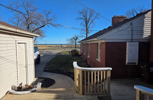Woodland Beach House | Beachy family friendly 3-bedroom house in peaceful Monroe with Lake Erie views.