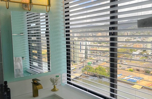 McCully - Moiliili Condo | Beachy Waikiki Monarch Studio | Pool + Gym