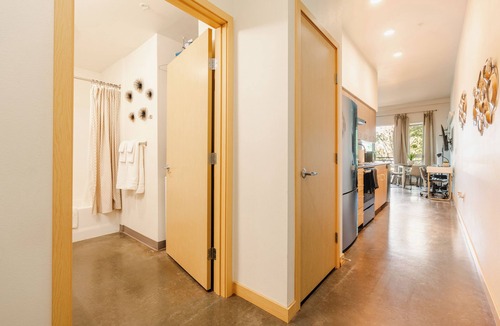 North Beacon Hill Apartment | Beacon Hill 1BR - Rooftop + Patio - Near VA Medical - Monthly Stays