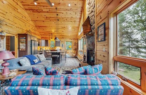 Presque Isle House | Beacon Point