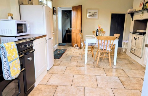 Briston Cottage | BEACONSFIELD COTTAGE, pet friendly, with a garden in Briston