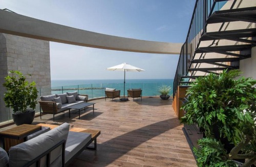 Haifa Apartment | BEAFRONT Pethouse 3 Bdrms W Jacuzzi