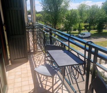 Eraclea Mare Apartment | BeaMare - Monolocale - Massimo tre ospiti con posto spiaggia - Studio Apartment - Max 3 people with 1 private umbrella and two SunBeds at the private beach of Eraclea Mare