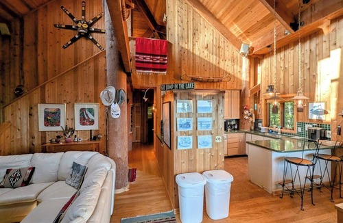 La Pointe House | Bean Ravine - Unique Cabin overlooking Lake Superi