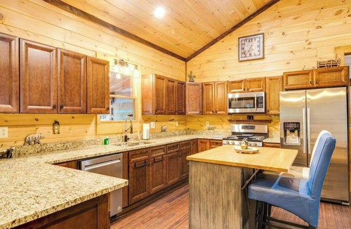Hidden Lake Cabin | Bear Claw Lodge Stay