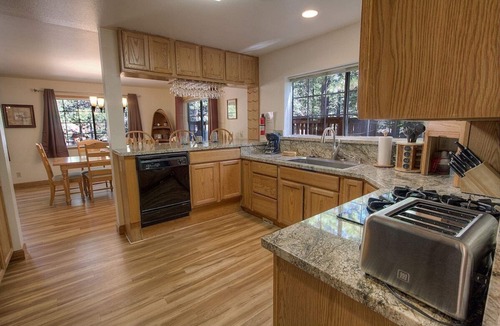 North Upper Truckee House | Bear Country | Hot Tub | Deck | BBQ