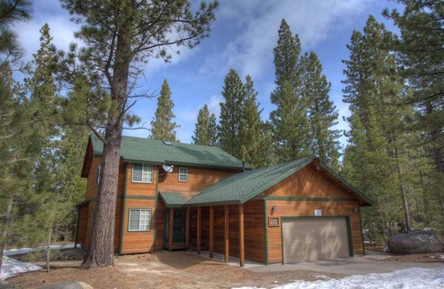North Upper Truckee House | Bear Country | Hot Tub | Deck | BBQ