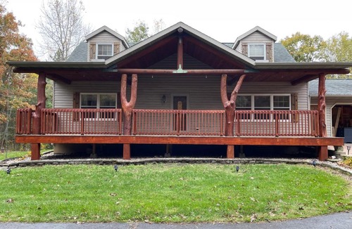 Lyndon Station House | Bear Cove Cabin