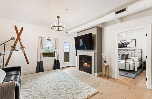 Whitefish House | Bear Den