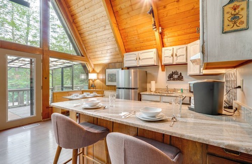 Townsend Cabin | Bear Essentials: 2 Mi to Smoky Mtns Nat’l Park