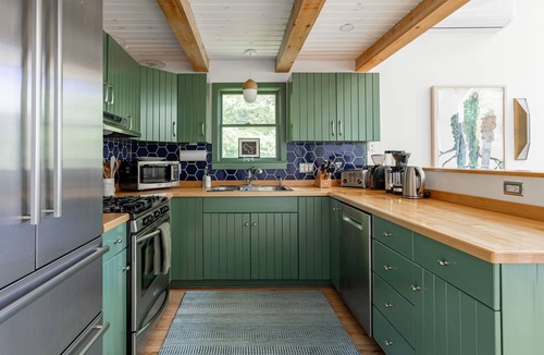 Mount Tremper Ski Chalet | Bear Hollow - 10 mins to Kingston *Monthly Rates*