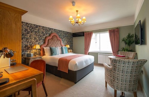 Bath Hotel | Bear Hotel