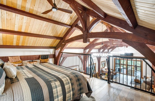 Sutter Creek Cabin | Bear Lodge Waterfront Cabin w/Level 2 EV Charger