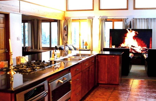 Robbinston House | Bear Mountain Lodge