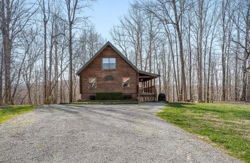 Byrdstown House | Bear Necessities located near East Port Marina & Dale Hollow