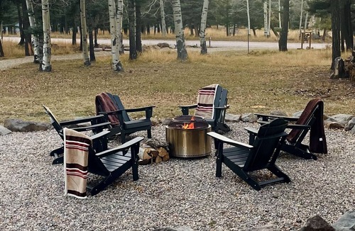 Angel Fire Cabin | Bear Necessities Lodge on Ski Mountain Fire Pit, Large Deck, Grill & Wildlife