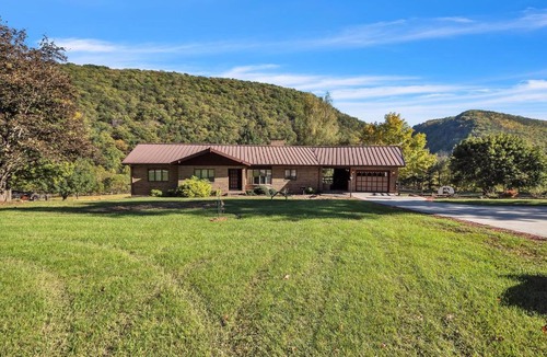 Cabins House | Bear Paw Cottage- 12 mins to Seneca Rocks cottage