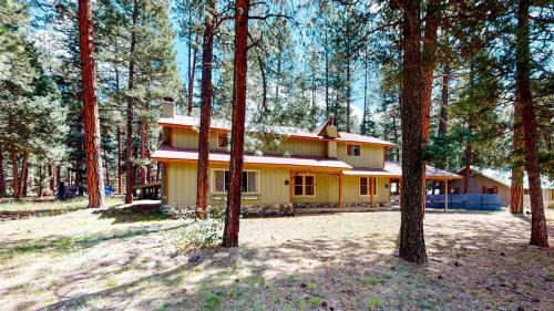 Bayfield Cabin | Bear Paw Lodge & Vacation Homes