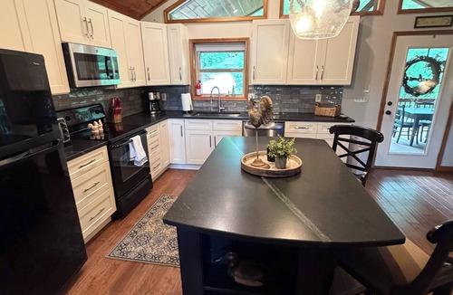 Unaka House | “Bear Paw Resort” View’s, Privacy, Covered decks, Outdoor spaces, Easy access