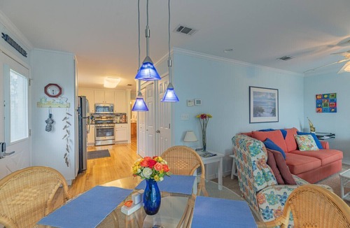 Ono Island House | Bear Point Bayview Cottage | Bay Sunsets Marina Walk Live Music