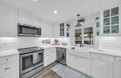 Ono Island House | Bear Point Retreat with Coastal Charm