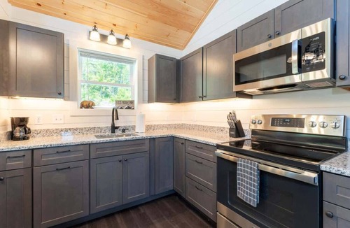 Sullivan House | Bear's Den Cabin! Sum