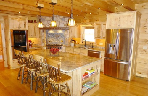 Huntingdon Cabin | Bear's Paw Lodge - Rustic Mountain Escape