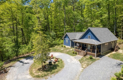 Bryson City Cottage | Bear Trot-Hot Tub - Fire Pit - Covered Porch