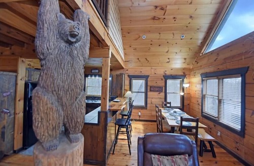 Mineral Bluff Cabin | Bear View Cabin | Enchanting 5-Bedroom Mountain Cabin with Stunning Views