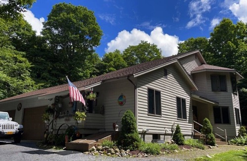 Town of Webb House | Bearfoot Camp~ Luxurious Home on 5 Private Acres Pet Friendly